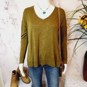 Madewell v neck pullover olive color sweater